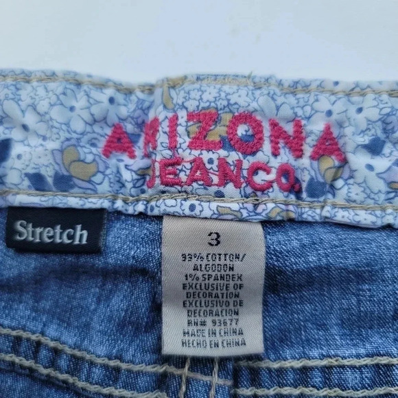 Arizona Jean Co. Denim Short Juniors Blue Mid Rise Medium Wash 5-Pocket Sz 3 - Picture 3 of 9